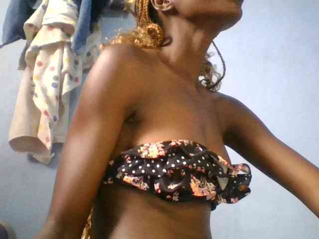Hornygal21 webcam