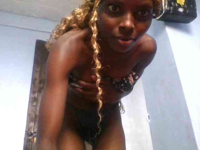 Hornygal21 webcam