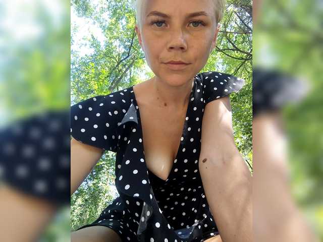 CrazyVika live webcam show