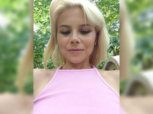 CrazyVika live webcam show