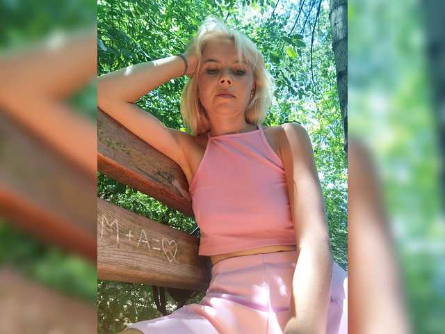 CrazyVika live webcam show