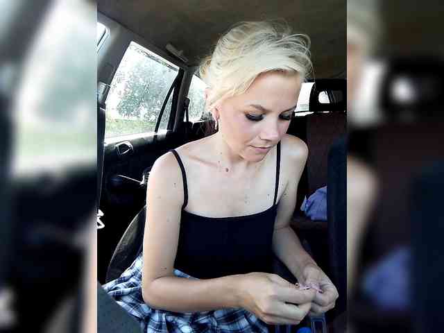 CrazyVika webcam
