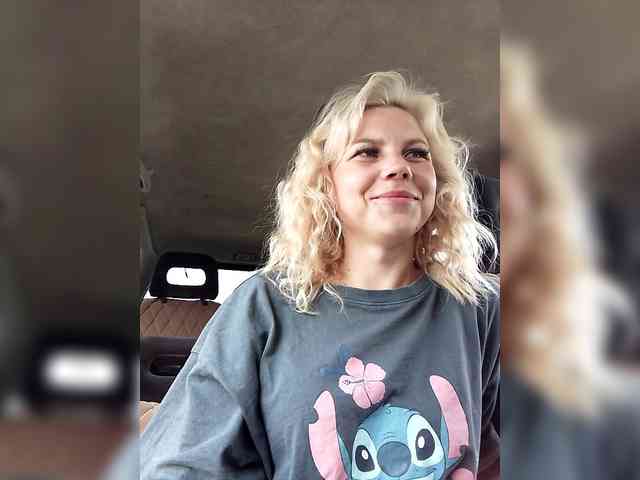 CrazyVika webcam