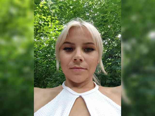 CrazyVika webcam