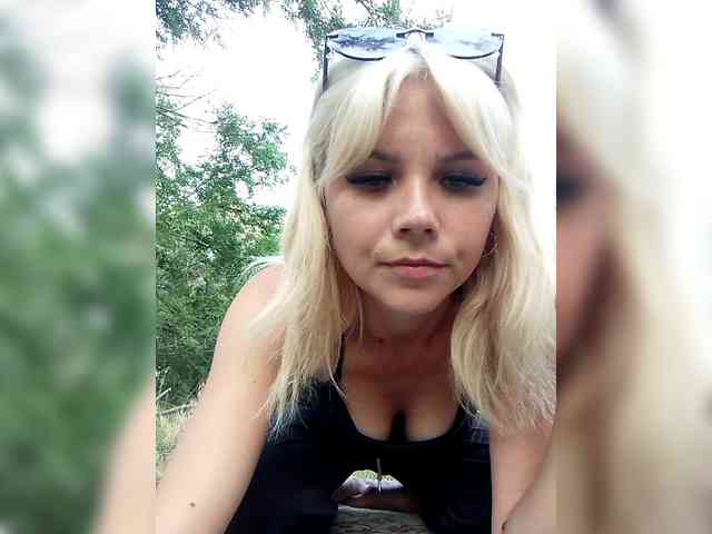 CrazyVika webcam