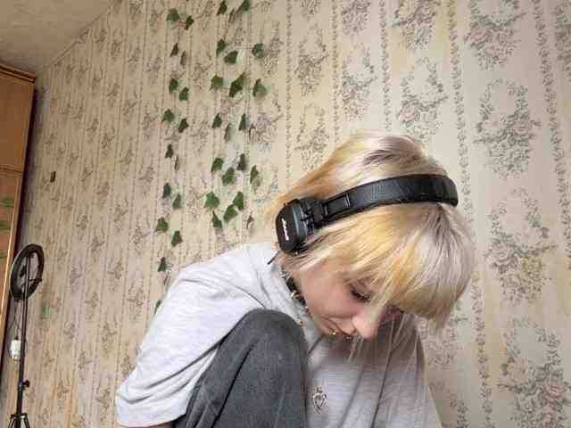 KerstinLoar webcam