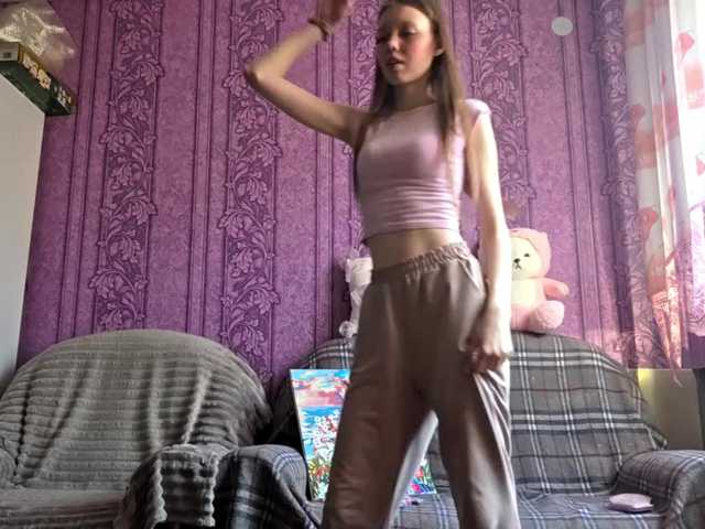 CharleenTetz live cam on BongaCams