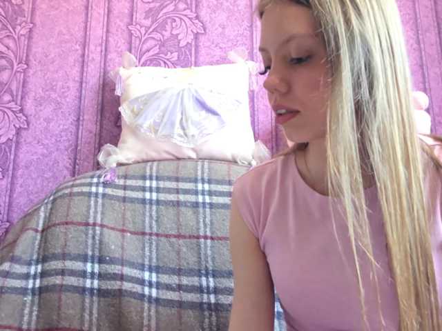 CharleenTetz live cam on BongaCams