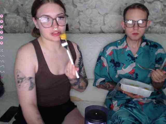 Dressed-To-Undress webcam