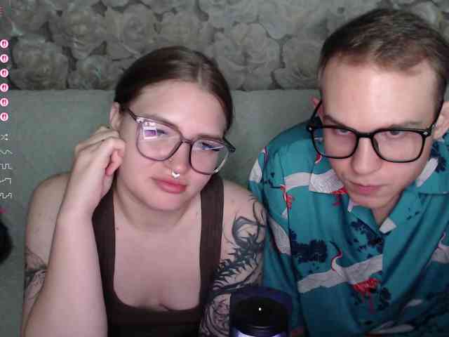 Dressed-To-Undress webcam