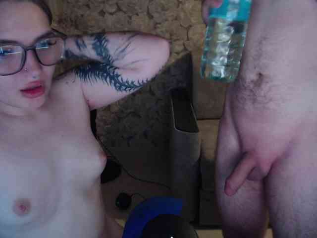 Dressed-To-Undress webcam