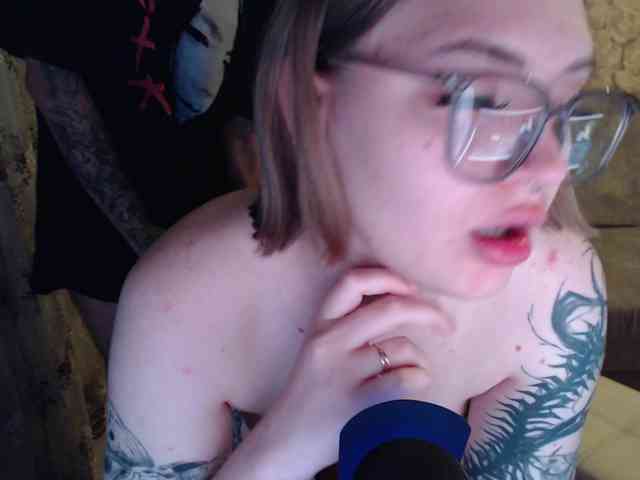 Dressed-To-Undress webcam