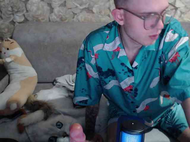 Dressed-To-Undress webcam