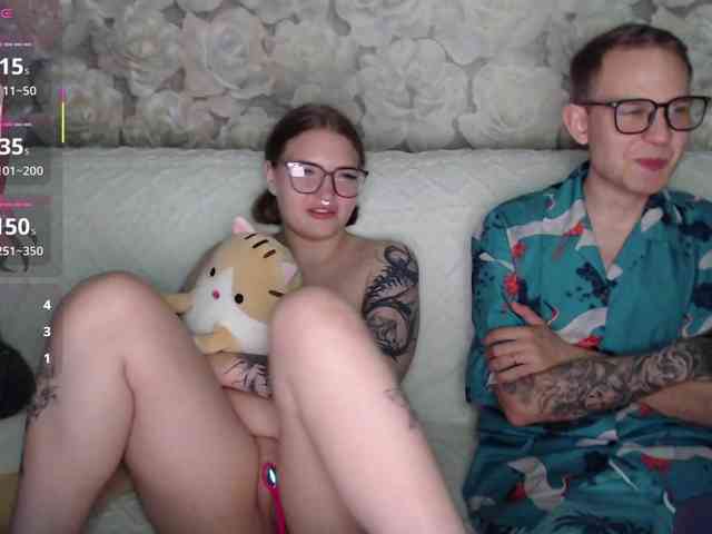 Dressed-To-Undress webcam