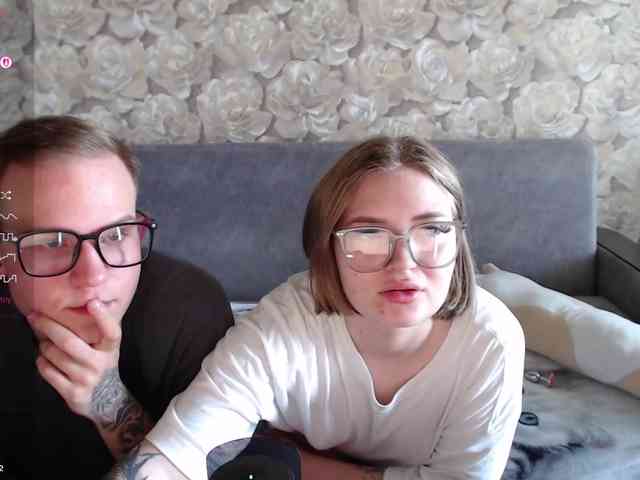 Dressed-To-Undress webcam