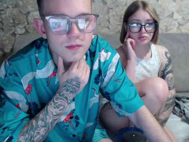 Dressed-To-Undress webcam