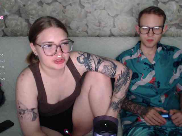 Модель: Dressed-To-Undress