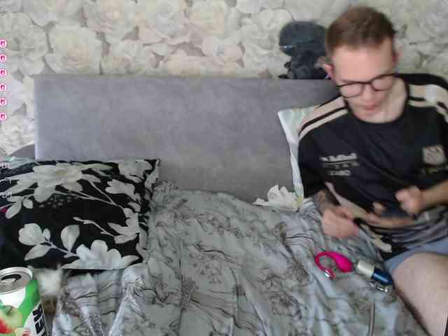 Dressed-To-Undress webcam