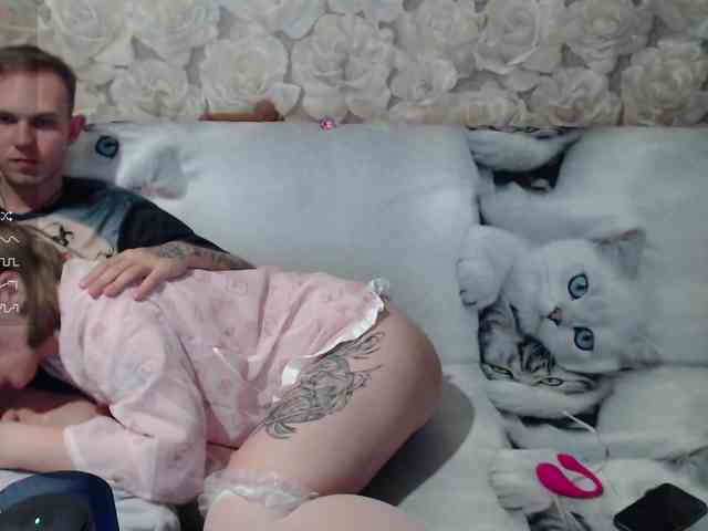 Dressed-To-Undress webcam