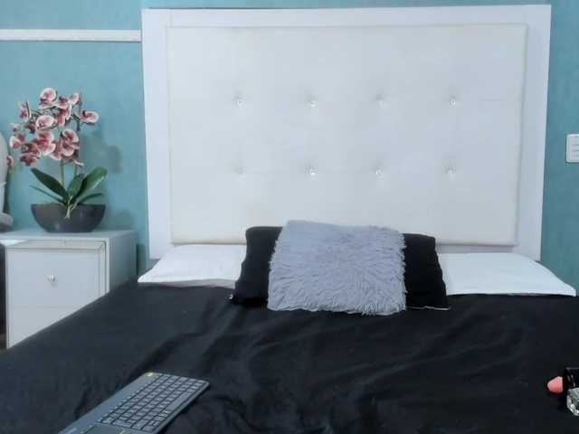 Farolle live cam on BongaCams