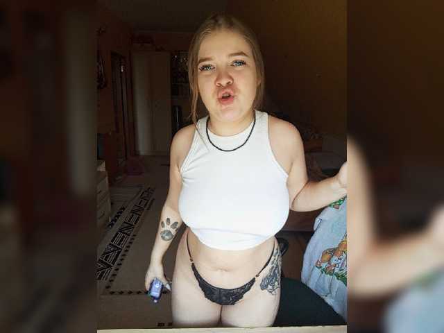 Versonika live cam on UnifiedCams