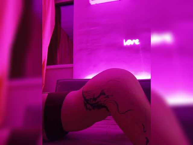 Versonika live cam on BongaCams