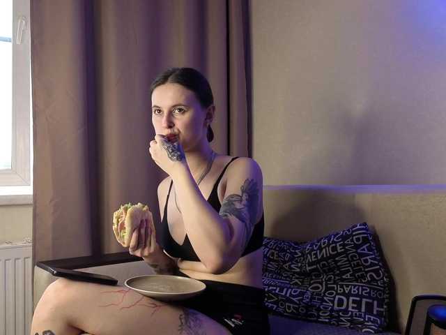 HolySinnerOfficial live cam on BongaCams