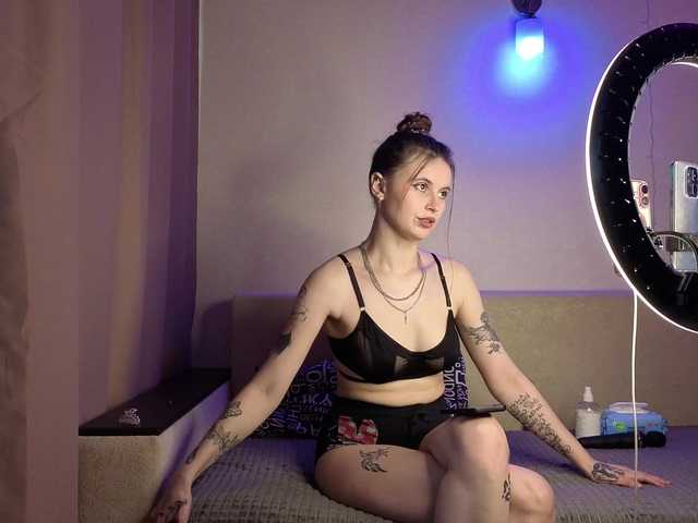 HolySinnerOfficial live cam on BongaCams