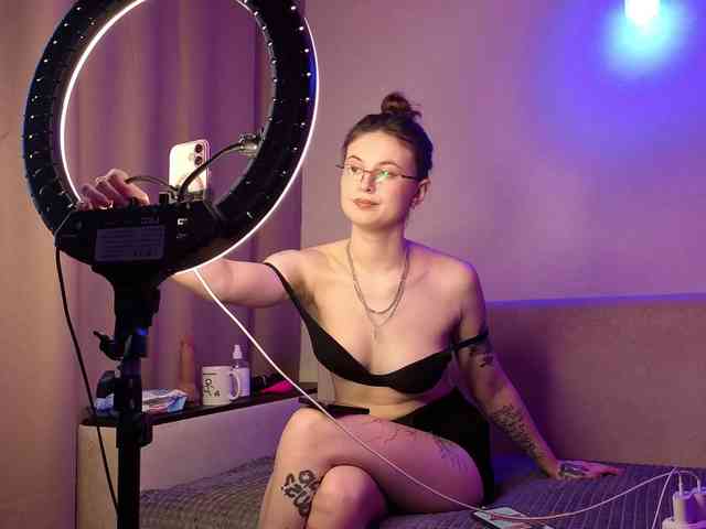 HolySinnerOfficial webcam