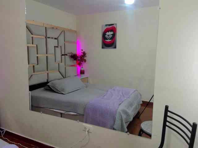 alma-alvares webcam