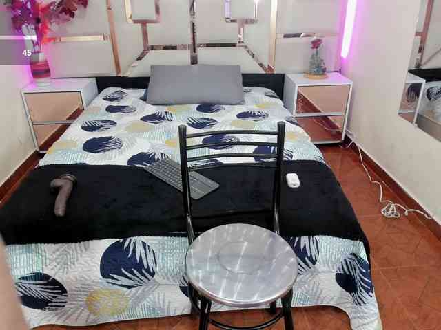 alma-alvares webcam