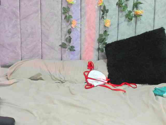 Hanni-Dulcee webcam