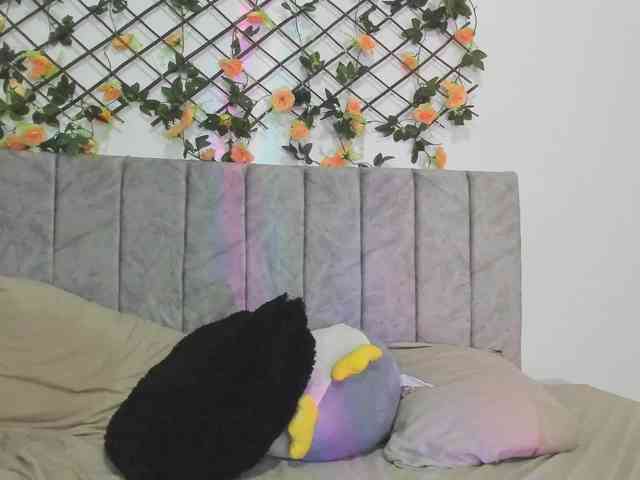 Hanni-Dulcee webcam
