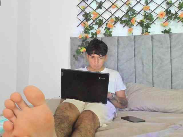 Hanni-Dulcee webcam