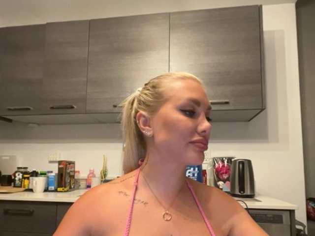 KarenLuxe live cam on BongaCams