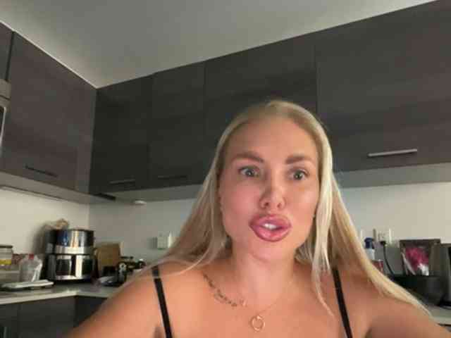 KarenLuxe webcam