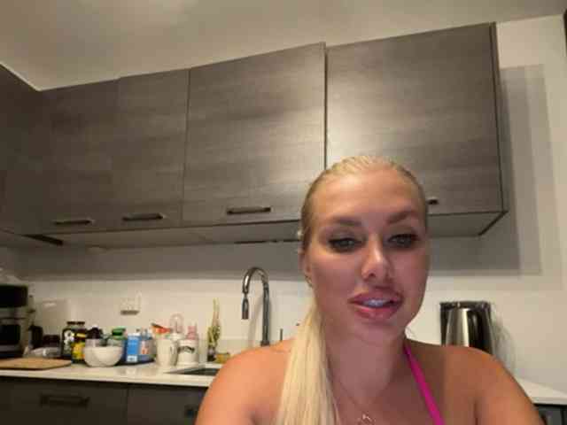KarenLuxe webcam
