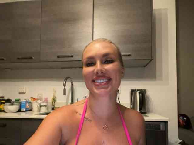 KarenLuxe webcam
