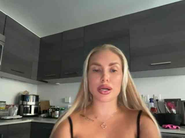 KarenLuxe webcam
