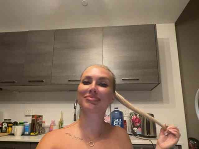KarenLuxe webcam