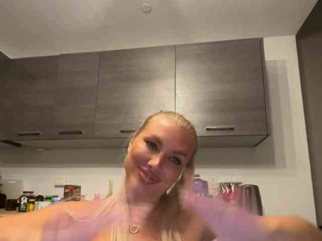 KarenLuxe webcam