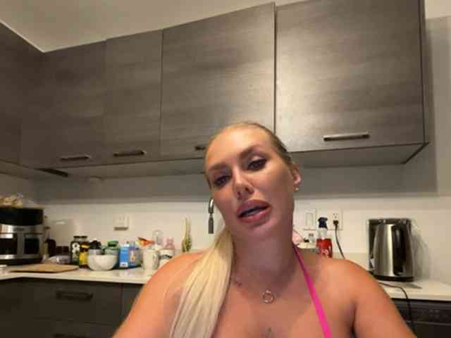 KarenLuxe webcam