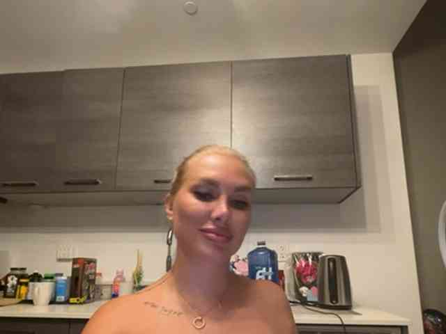 KarenLuxe webcam
