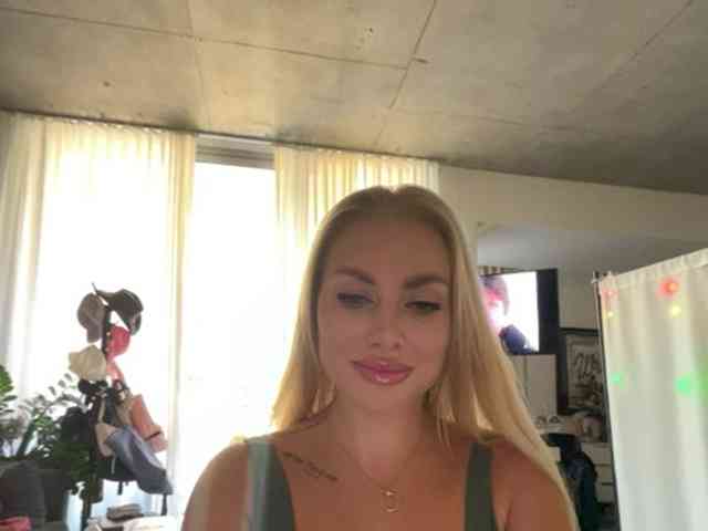 KarenLuxe webcam
