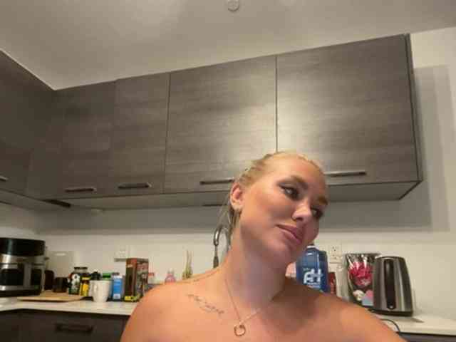 KarenLuxe webcam
