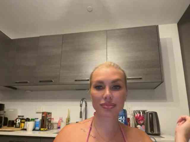 KarenLuxe webcam