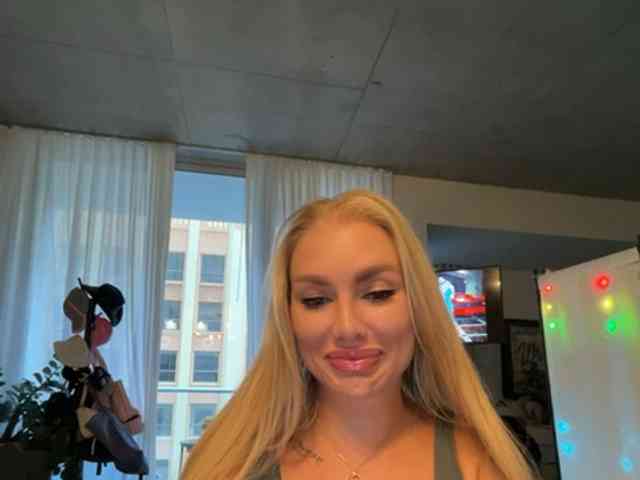 KarenLuxe webcam