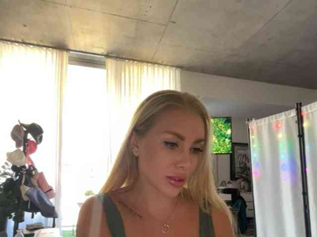 KarenLuxe webcam