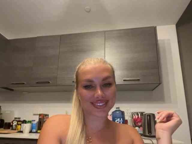 KarenLuxe Live Webcam on BongaCams