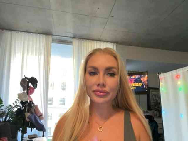 KarenLuxe webcam